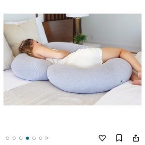 Pregnancy pillow (c-shaped)